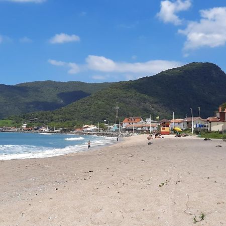 Chale Praia Da Armacao Florianópolis Buitenkant foto
