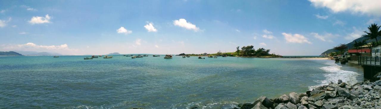 Chale Praia Da Armacao Florianópolis Buitenkant foto
